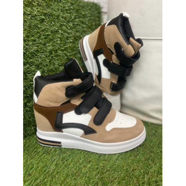 Sneakers Beije E Bianca Con Stemma Laterale Parte Esterna Nero Z