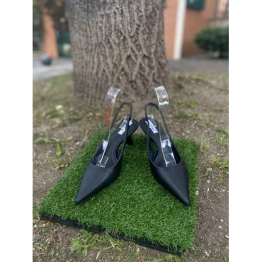 Decolletè  Chanel  In Ecopelle  Tacco 4 Cm Cinturino Con Elastic