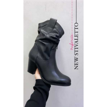 Stivaletto In Similpelle Traforato