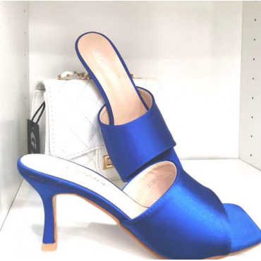 Scalzato Blu Effetto Raso  Punta Quadrata Con Tacco 6 ,5 Cm 