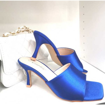 Scalzato Blu Effetto Raso  Punta Quadrata Con Tacco 6 ,5 Cm 