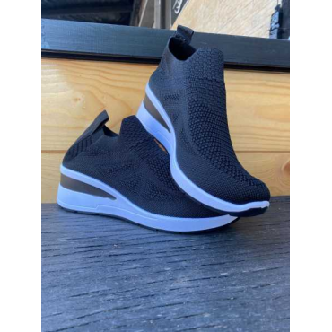 Scarpa Da Ginnastica In Tessuto Tecnico  Senza Chiusura Con Ling