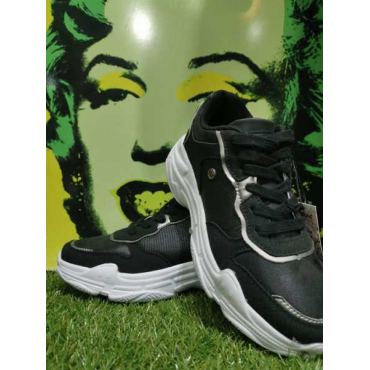 Sneakers Con Lacci