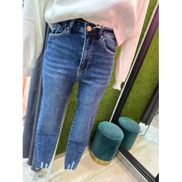 Jeans Aderente Con Stappi Alla Caviglia 