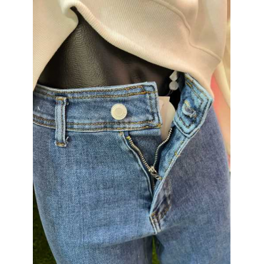 Jeans A Gamba Larga Elastico 