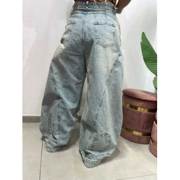 Baggy Jeans Con Strappi E Toppe