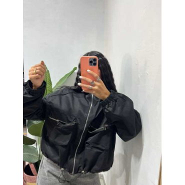 Giacca A Bomber Cropped Con Due Tasche Frontali