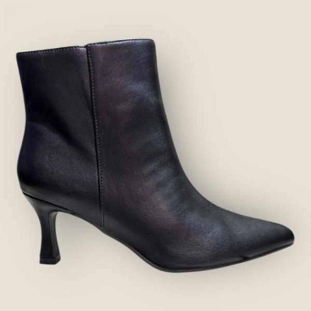 Stivaletto Con Tacco Basso Stivaletto Con Tacco Basso