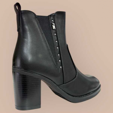 Stivaletti Neri Con Piccole Borchie  E Elastico