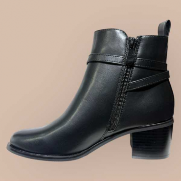 Stivaletto Con Zip Tacco Largo