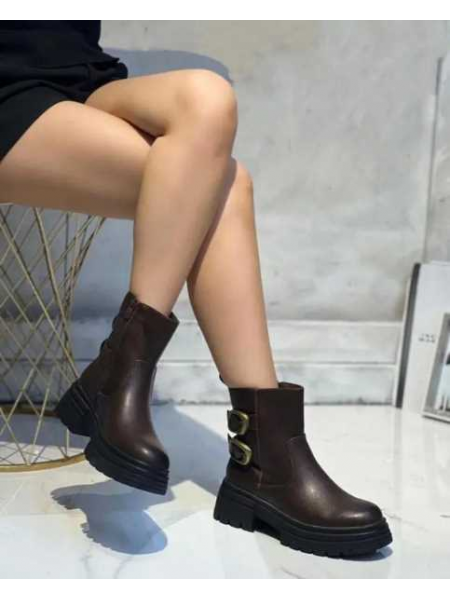 Stivaletto Con Fibbie 