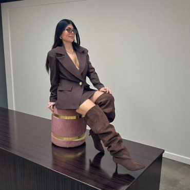 Tailleur Con Blazer Avvitato E Minigonna