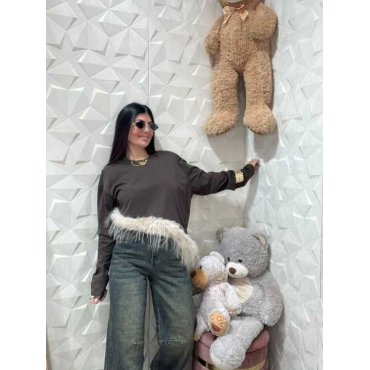 Maglia Con Taglio Diagonale Con Aggiunta Di Piuma