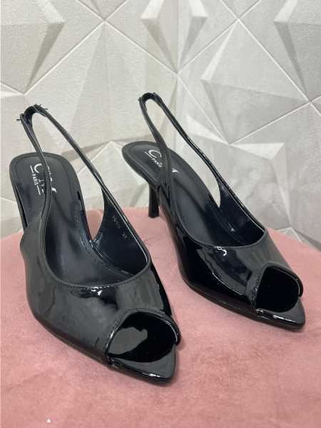 Sandalo Slingback Spuntato