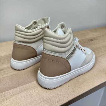 Sneaker Alta (High-Top