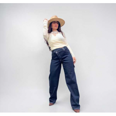 Jeans Ballon Con Bottone Asimmetrico 