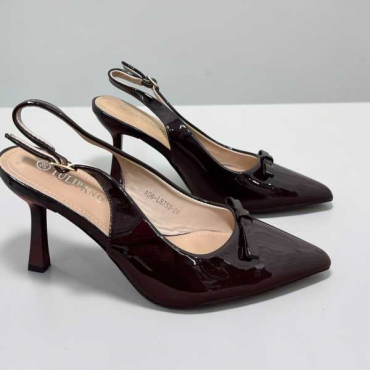 Decolletè In Vernice