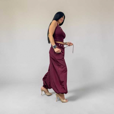 Set Coordinato Urban Chic: Top Halter E Pantalone Jogger Over