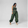 Set Coordinato Urban Chic: Top Halter E Pantalone Jogger Over