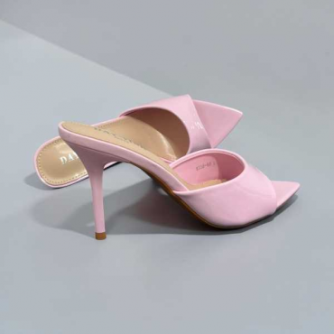 Mule A Stiletto In Vernice Con Punta Affusolata