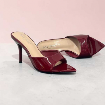 Mule A Stiletto In Vernice Con Punta Affusolata